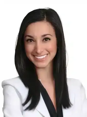 Atoosa Ghofranian 医师